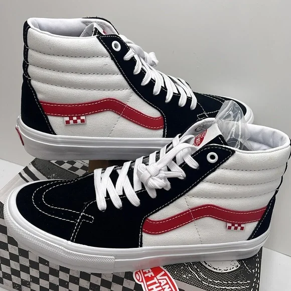 Vans WMNS Skate Sk8-Hi
Athletic Black/Red
VN0A5FCC458 Sneakers - Picture 10 of 16